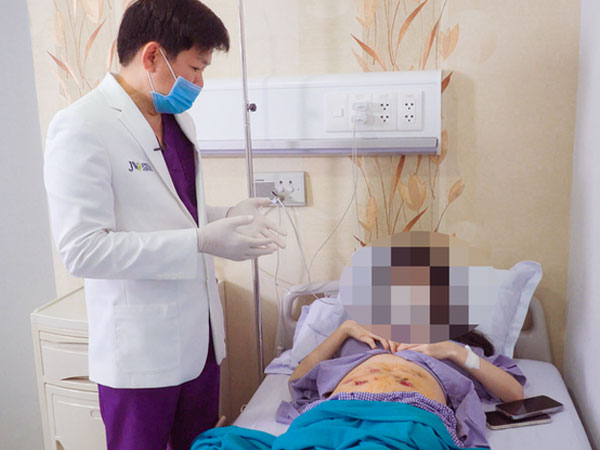 Người mẹ 2 con làm đẹp bị hoại tử bụng, bác sĩ phán do… còn trinh