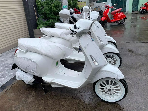 Dân buôn hét giá' xe Vespa Sprint Justin Bieber cao hơn giá gốc gần 100 triệu