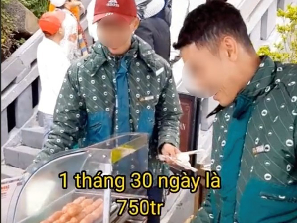 Chàng trai bán xúc xích ở đỉnh Fansipan thu 750 triệu/tháng khiến dân văn phòng đỏ mắt: 'Người ta làm 1 tháng bằng mình kiếm 7 năm'
