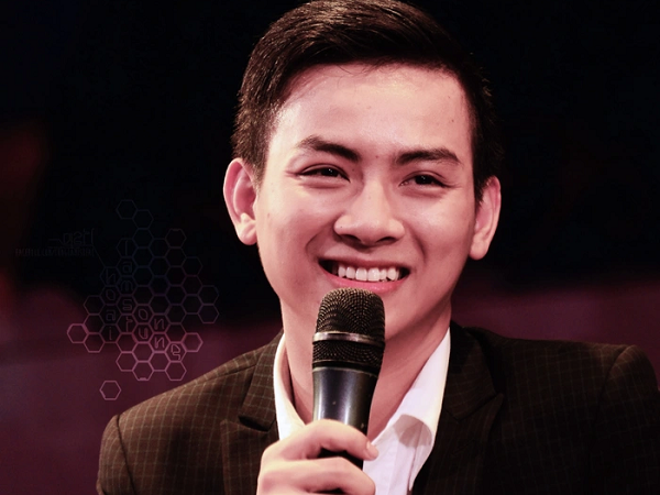 Giữa xôn xao biểu hiện lạ trên sóng livestream, Hoài Lâm có thêm MV cán mốc 100 triệu lượt xem