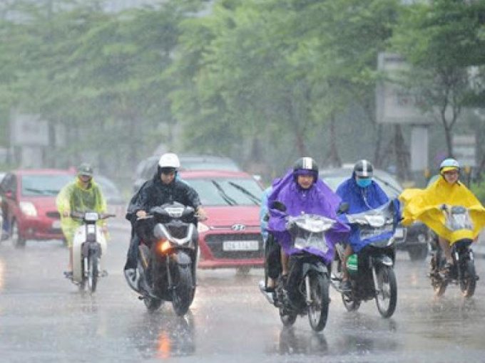 Bão số 2 suy yếu vẫn gây mưa xối xả ở Bắc bộ, nguy cơ lũ quét nhiều nơi