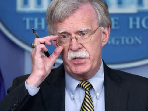 Mỹ buộc tội người Iran định ám sát cố vấn của chính quyền Trump