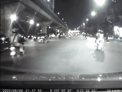 Cô gái khỏa thân đi bộ ở đường Nguyễn Trãi: Đang làm về bất động sản, có giấy xác nhận hoang tưởng