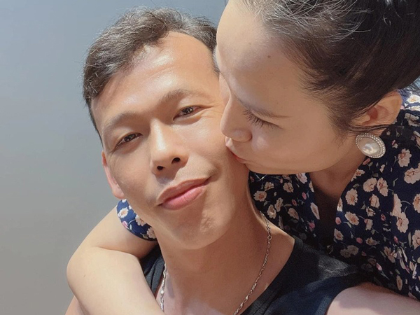 Chiều vợ như thủ môn Bùi Tấn Trường, chuyển nóng 100 triệu chúc mừng sinh nhật vợ