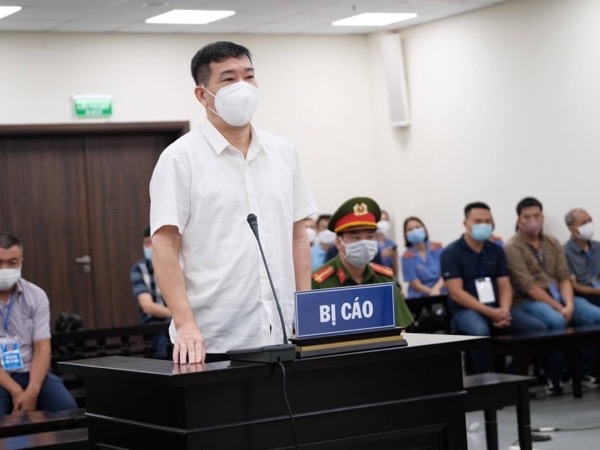 Cấp dưới đồng loạt khai ông Phùng Anh Lê 'chỉ đạo miệng' thả người trái luật