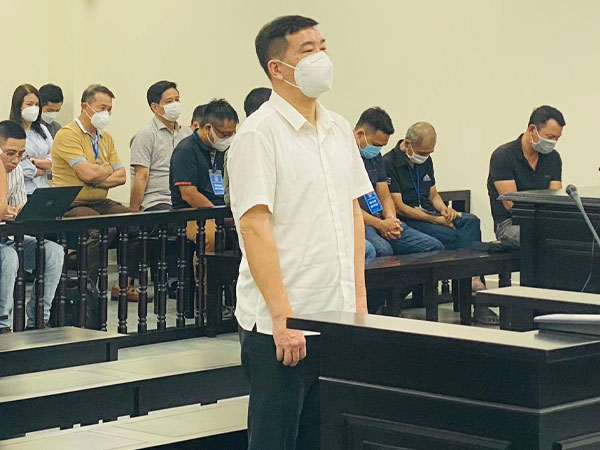 Đề nghị tuyên phạt cựu đại tá Phùng Anh Lê mức án 9- 10 năm tù