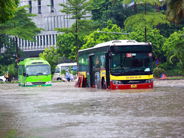 Nghìn tỷ đổ vào hệ thống thoát nước, vì sao Hà Nội vẫn ngập nặng?