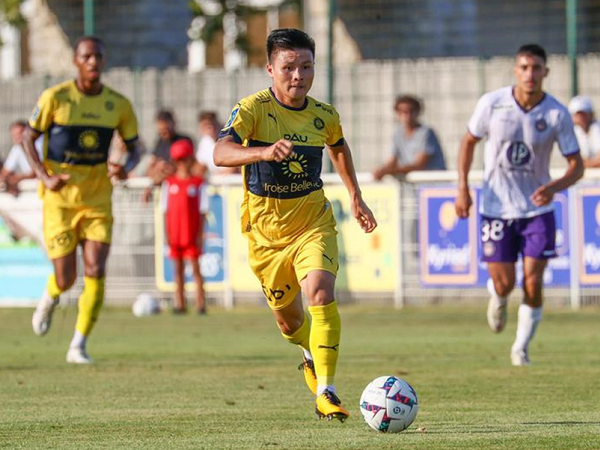 Quang Hải đối đầu em trai thủ môn Hugo Lloris