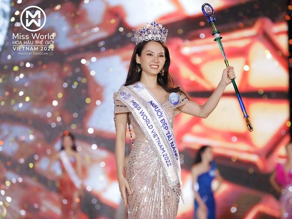 Chuyện chưa kể về Hoa hậu Huỳnh Nguyễn Mai Phương IELTS 8.0