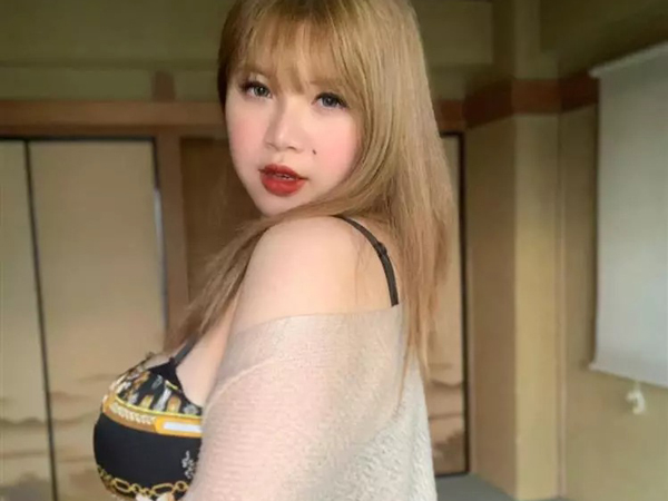 Bị đe dọa gửi hình nhạy cảm về gia đình, hot girl ngực khủng có câu trả lời gây sốc