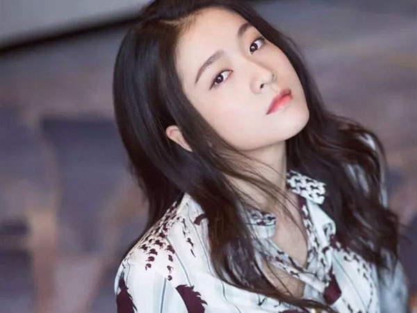 'Quách Tương' Trương Tuyết Nghênh vướng nghi vấn đồng tính