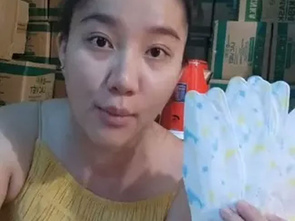 Vừa đẻ hơn 10 ngày, vợ Lê Dương Bảo Lâm đã livestream nói ra rả