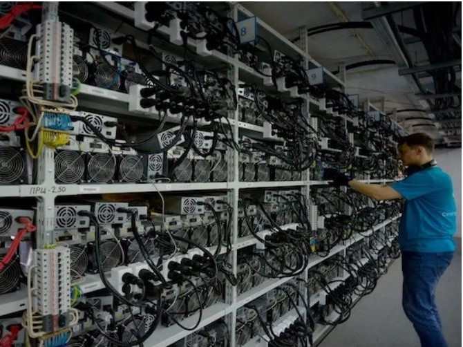 Đại gia đào Bitcoin lỗ hơn 1 tỷ USD khi thị trường crypto suy thoái