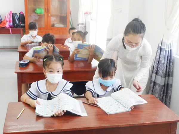 Thực hư chuyện học sinh 'không tiêm vắc-xin Covid-19 thì không được học bán trú'