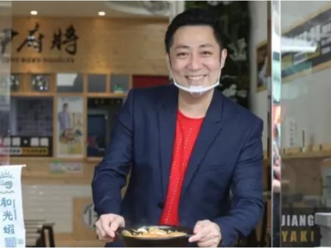 Ngôi sao xứ Đài nhảy lầu vì nợ nần, tử vong tại chỗ