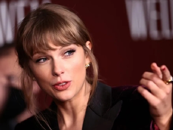Đạo diễn 'Twilight' hối hận vì từ chối Taylor Swift