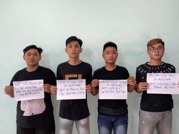 Bắt khẩn cấp 4 ‘cô hồn’ giật đồ cúng không thành thì vác hung khí đi trả thù