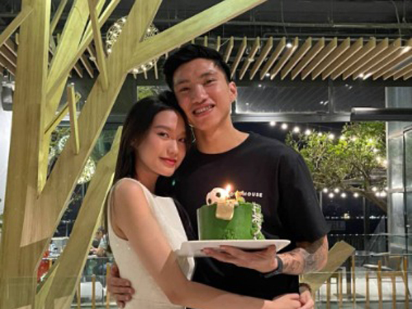 Vừa đăng ảnh tình tứ chúc mừng sinh nhật Đoàn Văn Hậu, Doãn Hải My đã làm điều này với chàng trai khác