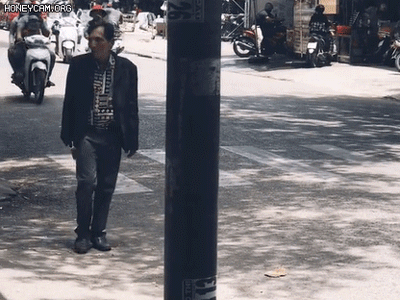 Xót xa khoảnh khắc NS Thương Tín đi lang thang trên đường phố Sài Gòn với gương mặt thất thần, thân hình tiều tụy