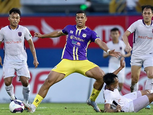 Thắng dễ Bình Dương, Hà Nội FC dạo chơi trên sân Gò Đậu