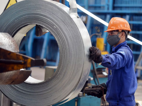 Giảm 15 lần liên tiếp, giá thép 'bốc hơi' 6 triệu đồng/tấn