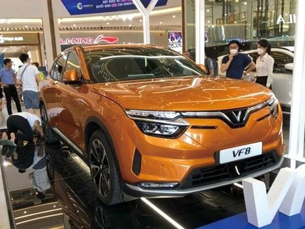 Loạt ô tô giảm giá hấp dẫn cuối tháng cô hồn