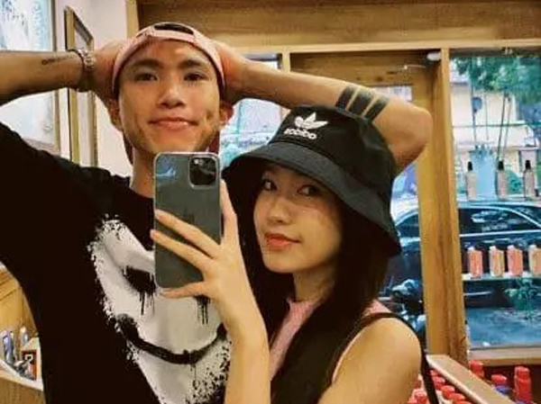 Văn Hậu phát 'cẩu lương' giữa đêm, Hải My lập tức vào 'mắng'