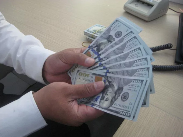 Vì sao giá USD tự do bất ngờ tăng nóng trở lại?