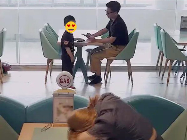 Nhờ em trai đi xin 'in tư' trai đẹp, cô gái trẻ nhận về cái kết 'muốn đội quần' còn dân tình thì cười ngặt nghẽo