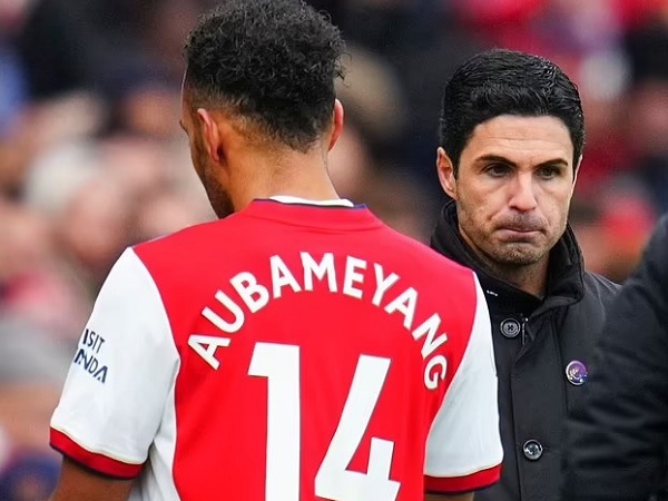 Arteta bị chỉ trích có cái tôi lớn, cố tình hạ nhục Aubameyang