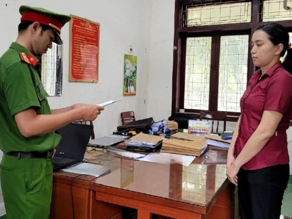 Cựu nhân viên ngân hàng đã nghỉ việc lừa đảo hơn 81 tỷ đồng