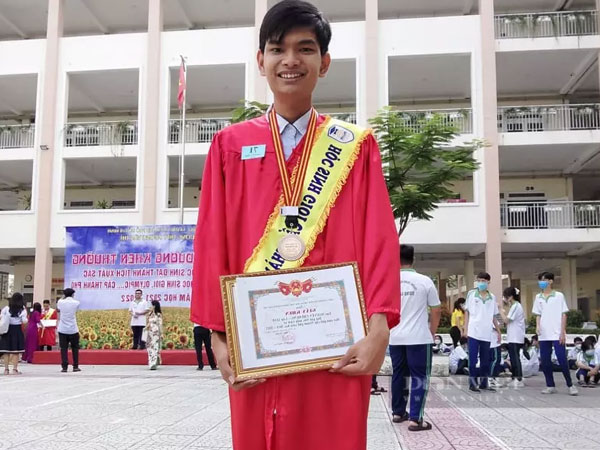 Nam sinh 'chơi lớn' đăng ký 122 nguyện vọng, 'giật mình' khi nộp tiền lệ phí xét tuyển