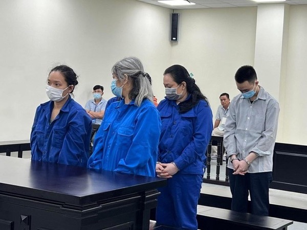 Tham gia 'Hội cho và nhận con nuôi', 6 bị cáo lĩnh án nặng