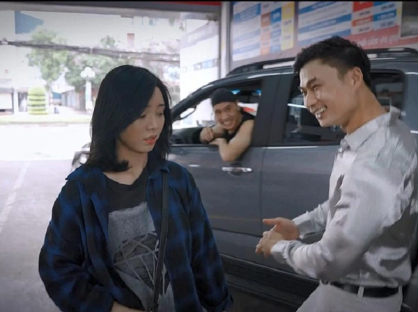 Quỳnh Kool đào lại ảnh chụp chung với Duy Hưng thời 'trẻ trâu' trong Quỳnh Búp Bê