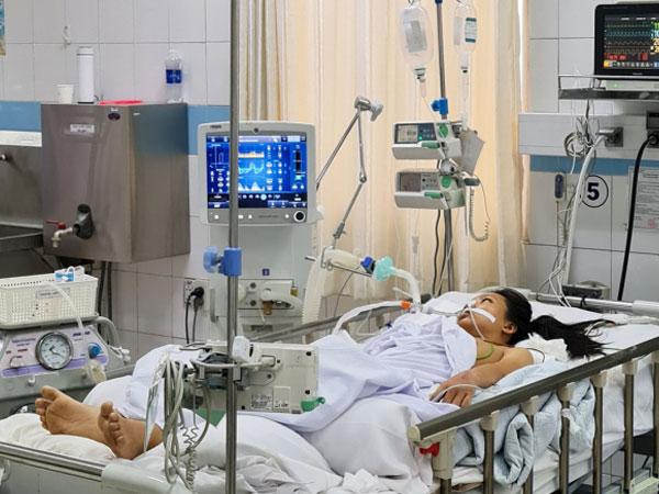 Bị thai trứng quên tái khám, cô gái 20 tuổi 'sốc' khi tế bào ung thư di căn 'thần tốc', rơi vào tình thế 'ngàn cân treo sợi tóc'