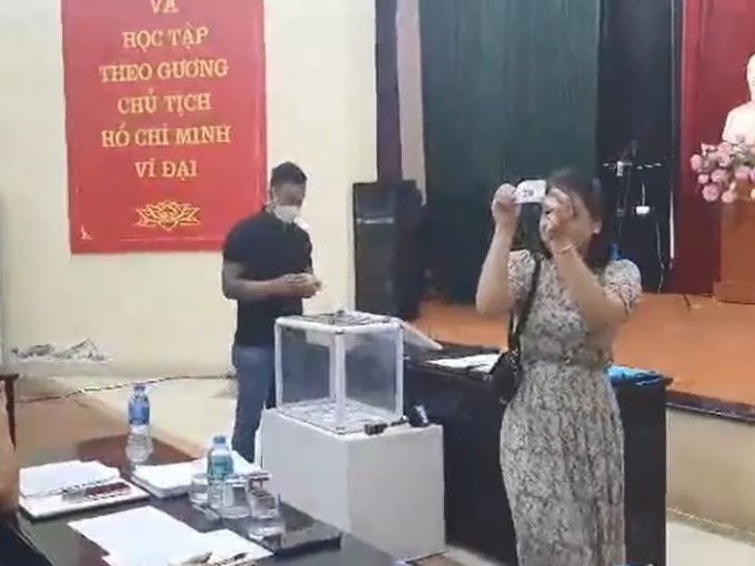 Mất ăn mất ngủ vì phải bốc thăm suất học mầm non ở Hà Nội