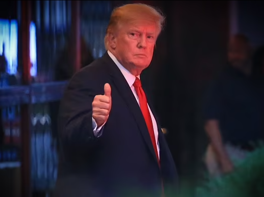 Bộ Tư pháp Mỹ bước đầu 'chịu thua' trong vụ khám xét nhà ông Donald Trump