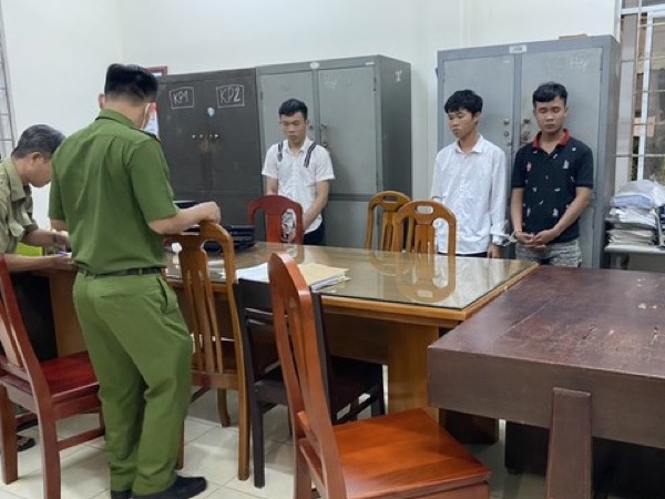 Hàng chục thanh thiếu niên hẹn nhau hỗn chiến, 1 người bị chém trọng thương