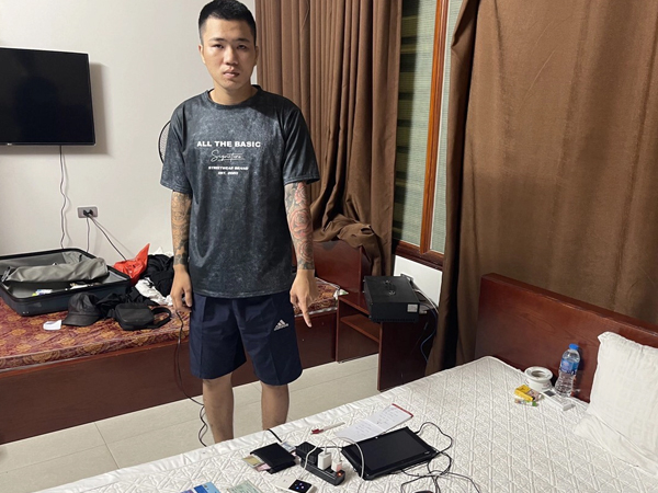 Thanh niên nhắn tin 'em đang cô đơn, cần tìm người trò chuyện' để  lừa đảo