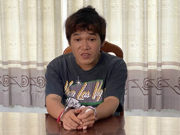 Đâm chết cha dượng vì bị mắng