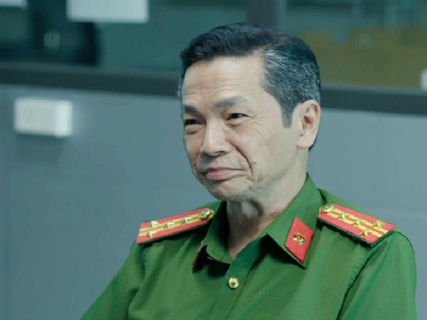 Là ông bố quốc dân của màn ảnh Việt nhưng NSND Trung Anh lại khá 'rén' khi vào vai công an ở Đấu Trí