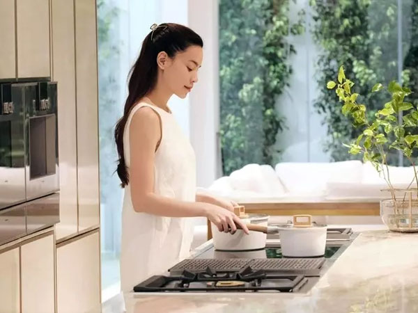 Trình nấu ăn của Hồ Ngọc Hà thế nào mà nói 'Kim Lý số hưởng'?