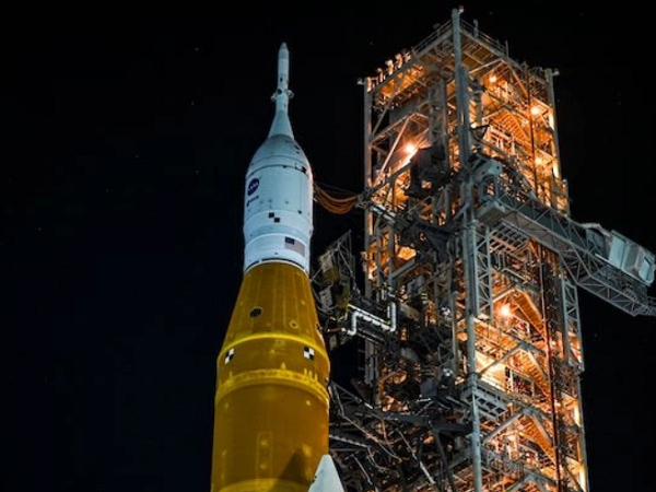 Hé lộ nguyên nhân NASA hoãn phóng tên lửa Artemis 1