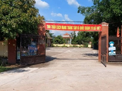 11 cán bộ xã rời nhiệm sở đi Phú Quốc trong ngày làm việc để 'học hỏi kinh nghiệm'