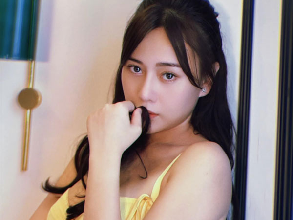 Phương Oanh liên tục thể hiện sự vui vẻ giữa ồn ào tình cảm, khẳng định: 'Tâm bạn trắng hay đen, thời gian sẽ có câu trả lời rõ nhất'
