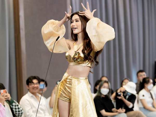 Sơ khảo Miss Grand Vietnam 2022 với những màn hô tên 'cười ra nước mắt': Mai Ngô 'bắn' rap, Quỳnh Châu tạo dáng như đang đội vương miện
