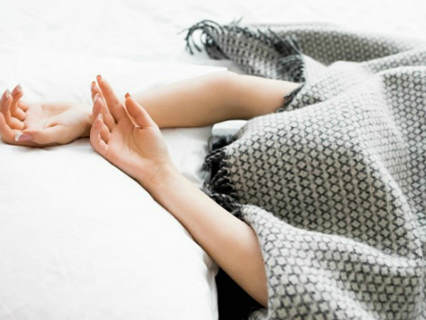 6 thói quen khi ngủ khiến bạn già nua xấu xí, giảm tuổi thọ, bỏ nhanh còn kịp