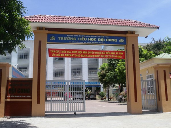 Yêu cầu trả lại phụ huynh vụ 'góp tiền chọn cô giáo chủ nhiệm'