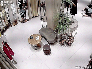 Pha nghịch ngợm tai hại của đứa trẻ và kết cục đau đớn khiến người nhà 'hết hồn'
