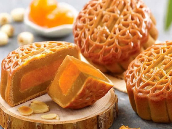 Bánh trung thu ăn sai cách rất hại: BS khuyên 1 thời điểm cần tránh, 2 thứ nên kết hợp cùng, đó là gì?